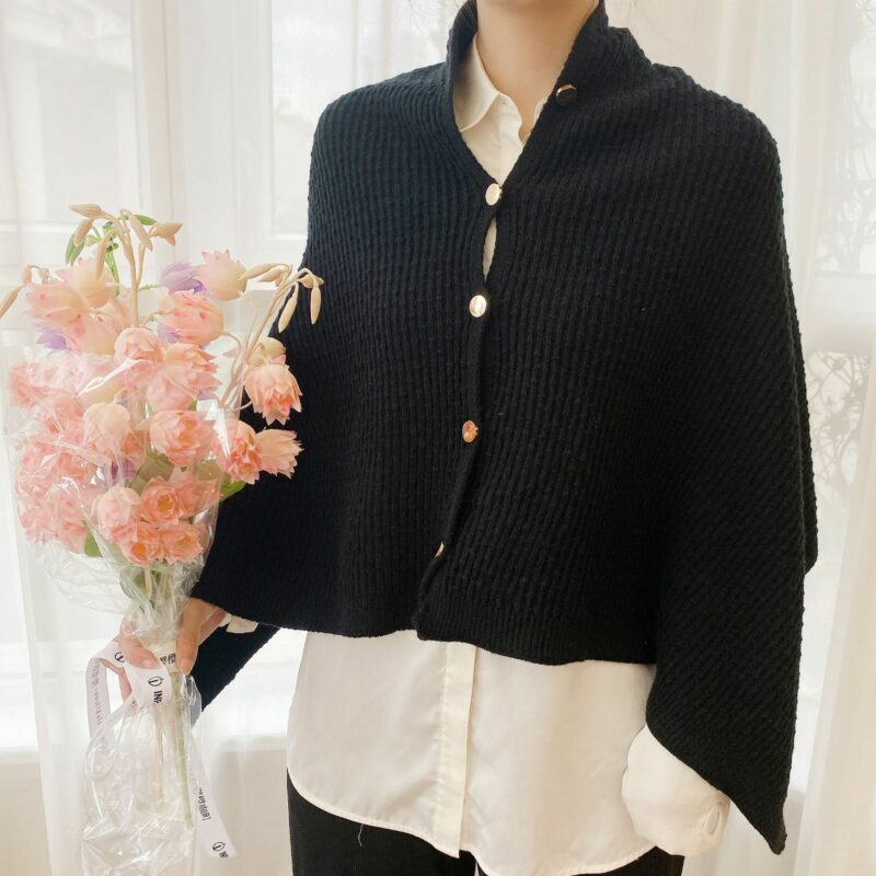 Fashionable Knitted Scarf for Women