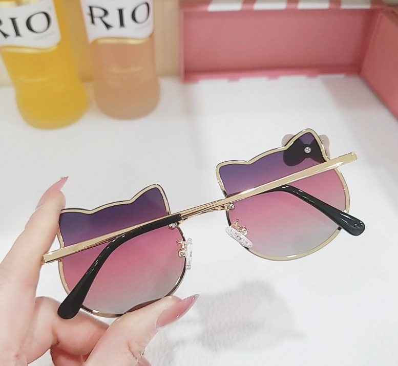 Kids Sunglasses With Kitten-themed Frames