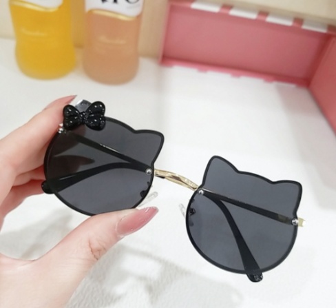 Kids Sunglasses With Kitten-themed Frames