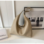 Specious Women's Shoulder Bag For Commuters