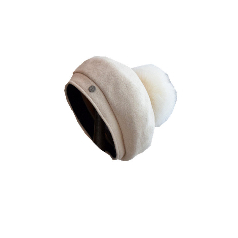 Beige Wollbaske für Damen im minimalistischen französischen Stil