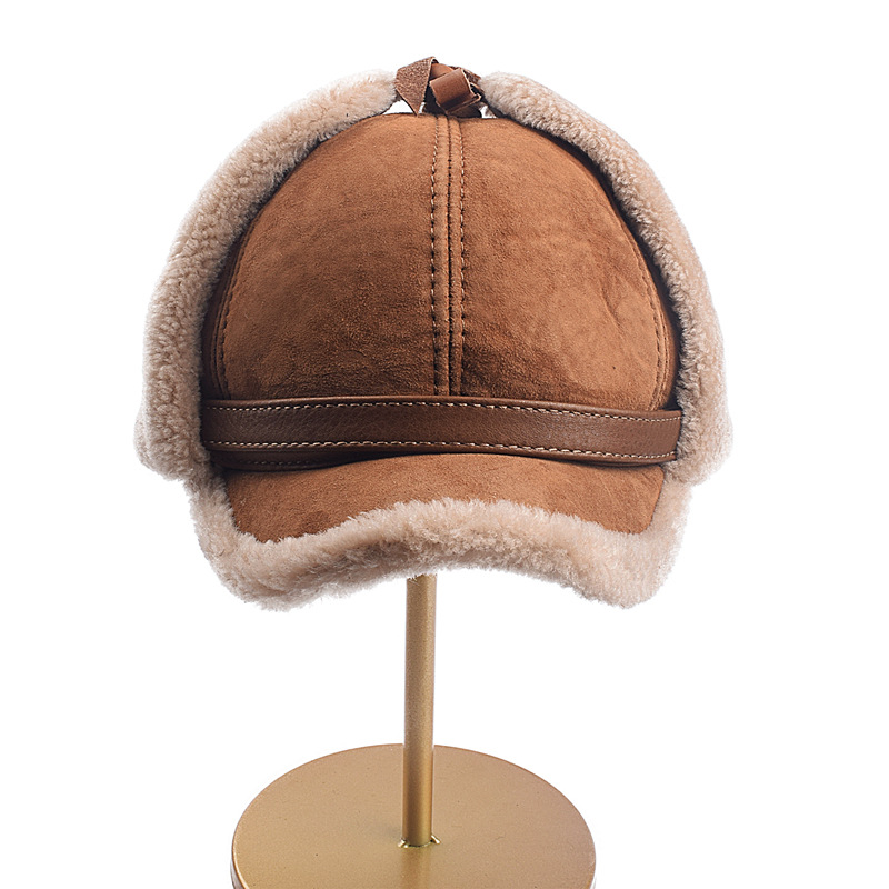 Bež topla zimska kapa s ušima i flis podstavom sprijeda