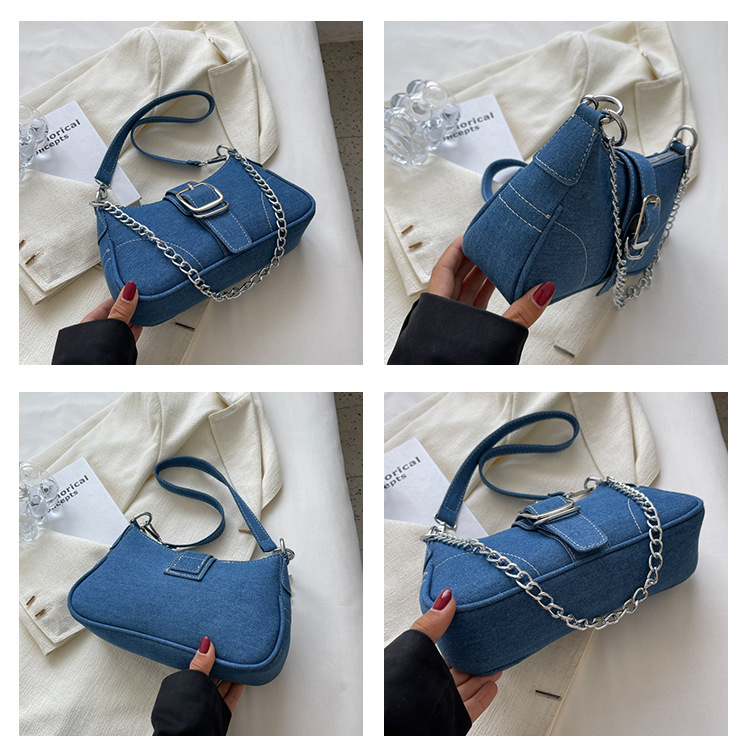 Jeans-Schultertasche für Damen in Blau mit Kettenriemen