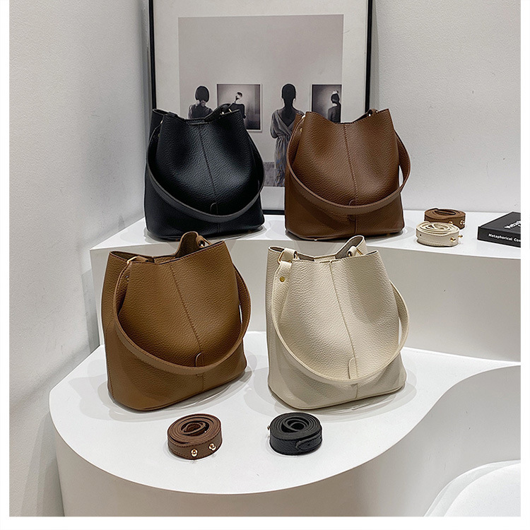 mBan Bucket Mála – Tras-chomhlacht Stíliúil Laethúil