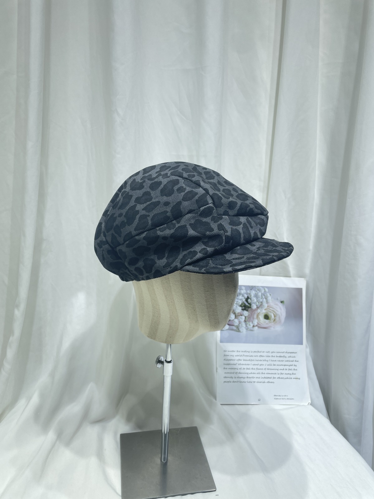 Ženska beretka s leopard printom – Retro Stil