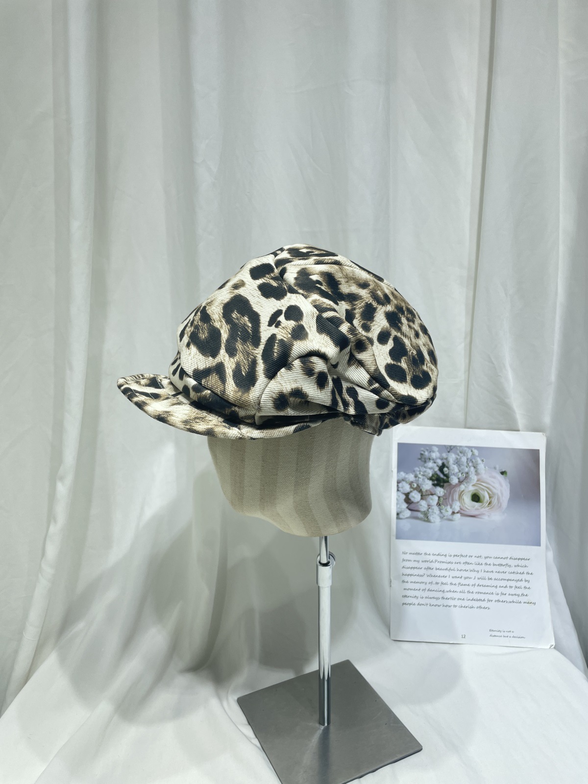 Ženska beretka s leopard printom – Retro Stil