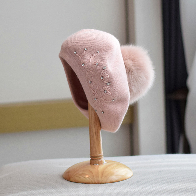 Women’s Beret with Pom Pom – Elegant Winter Hat Women’s Beret with Pom Pom – Elegant Winter Hat